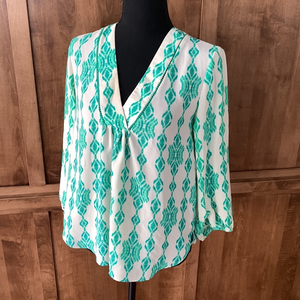 3/$30 Collective Concept Blouse emerald green and cream small